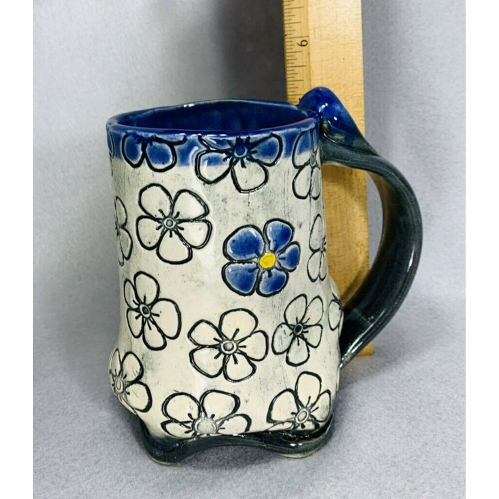 Ben Behunin Forget-Me-Not Coffee Mug Studio Pottery Blue White with surprise USA - Picture 9 of 10
